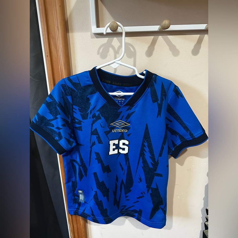 Kids El Salvador jersey size 6